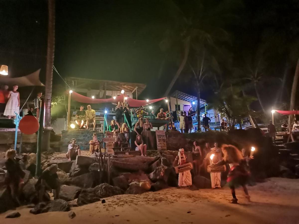 Smile Beach Home Galle Bagian luar foto